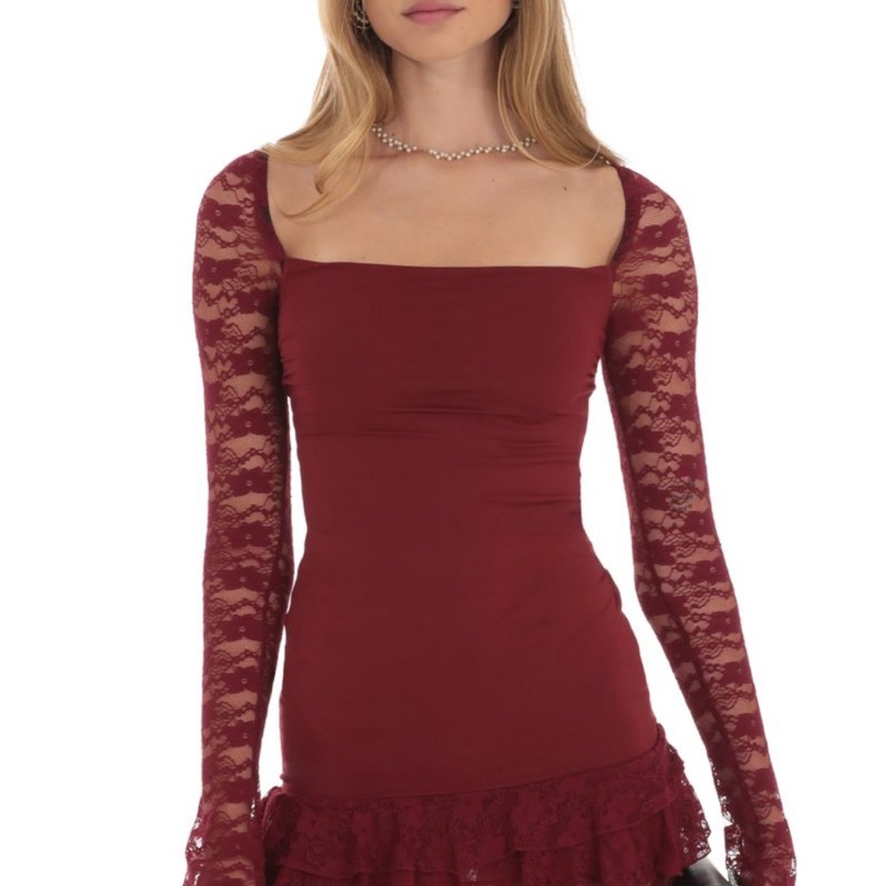 Lace Ruffle Bodycon Dress in Maroon